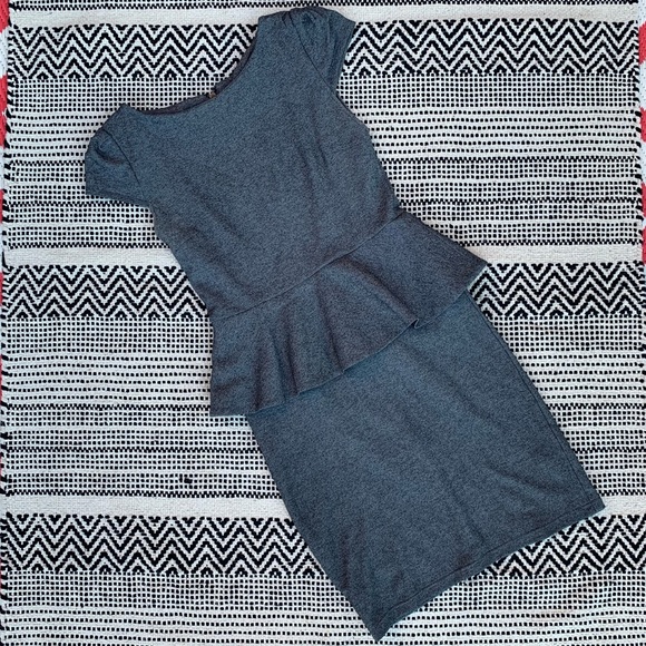 Alice + Olivia Employee Grey Peplum Dress size XS/S - Picture 2 of 8